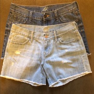 Old Navy “Flirt” Jean Shorts 2 Pair Bundle Size 2